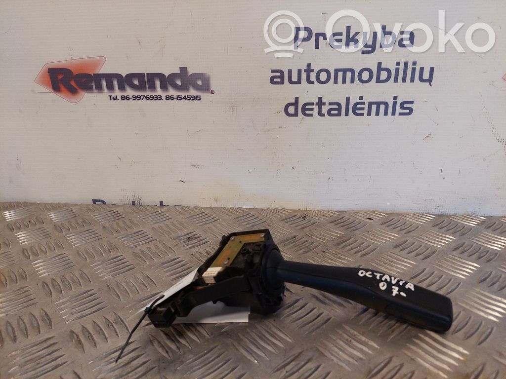 Skoda Octavia Mk2 (1Z) Indicator stalk 