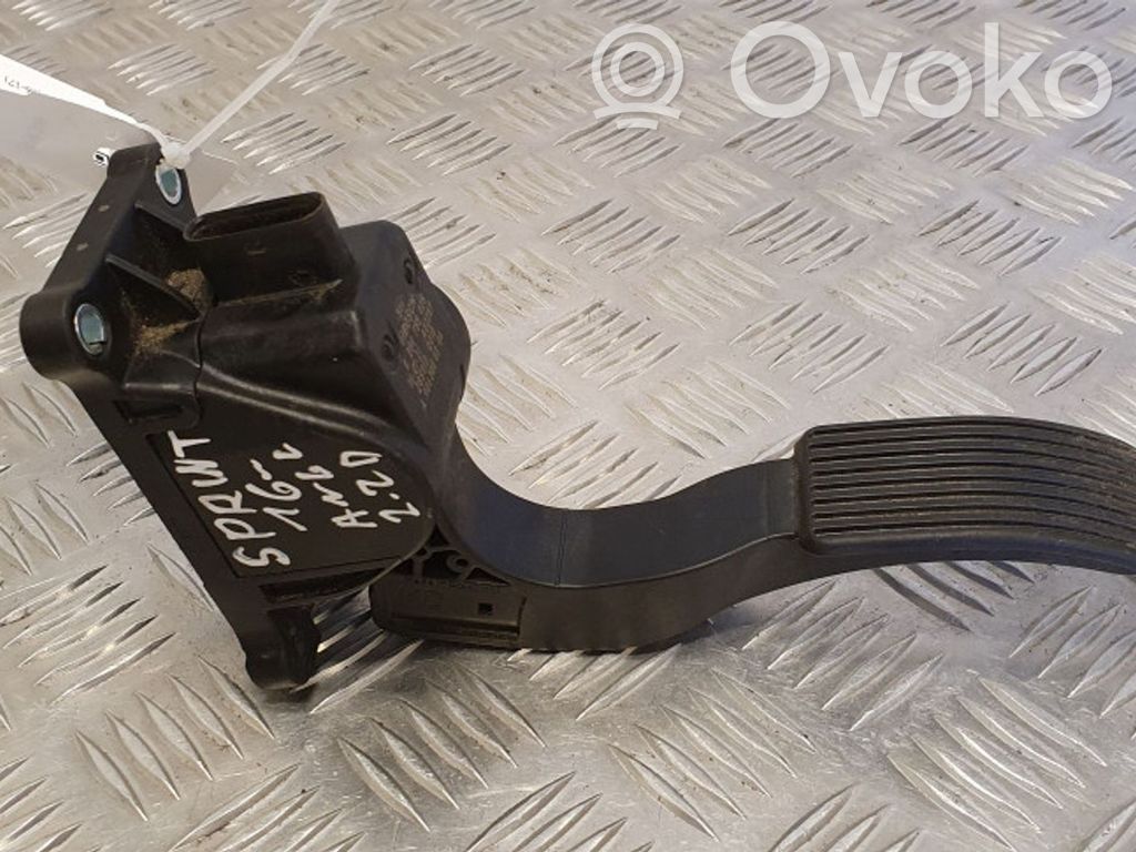 Mercedes-Benz Sprinter W906 Gaspedal 