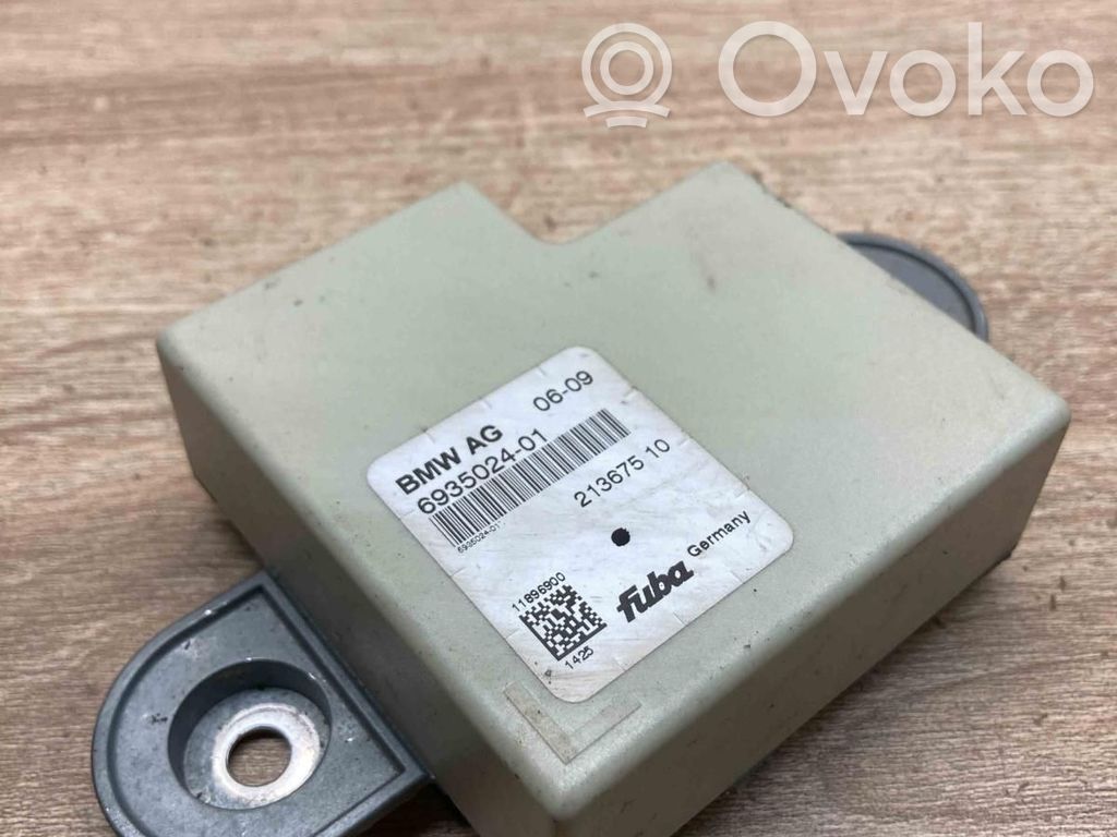 BMW 5 E60 E61 Aerial antenna amplifier 