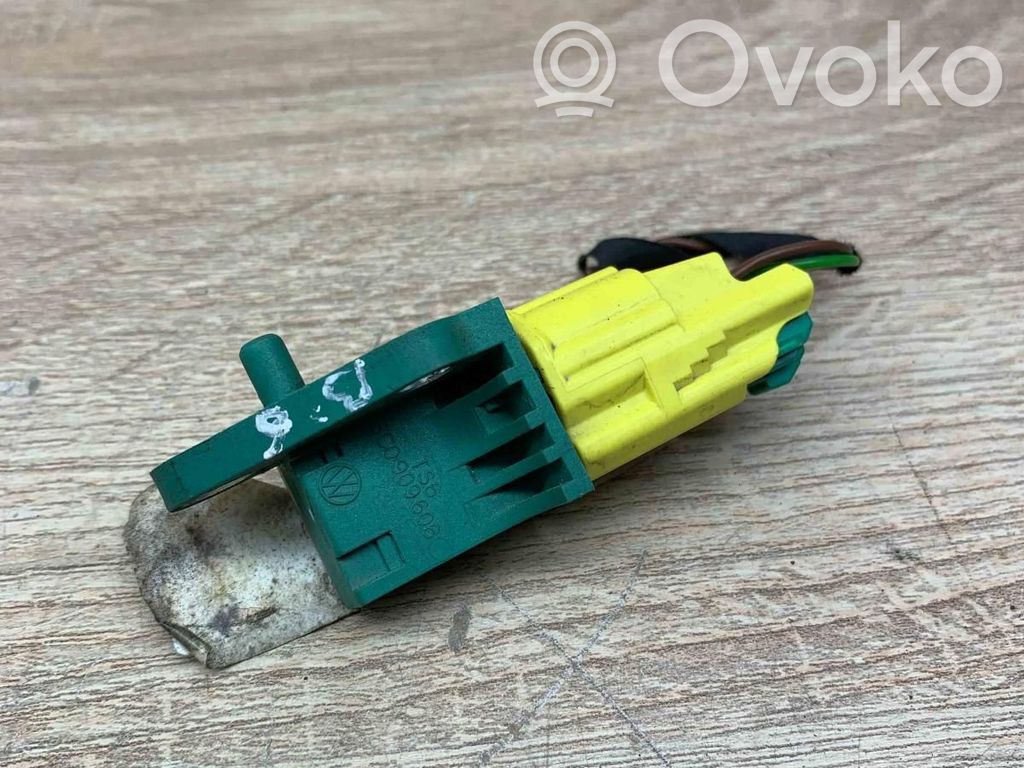 Volkswagen PASSAT B6 Senzor impact/declanșare airbag 