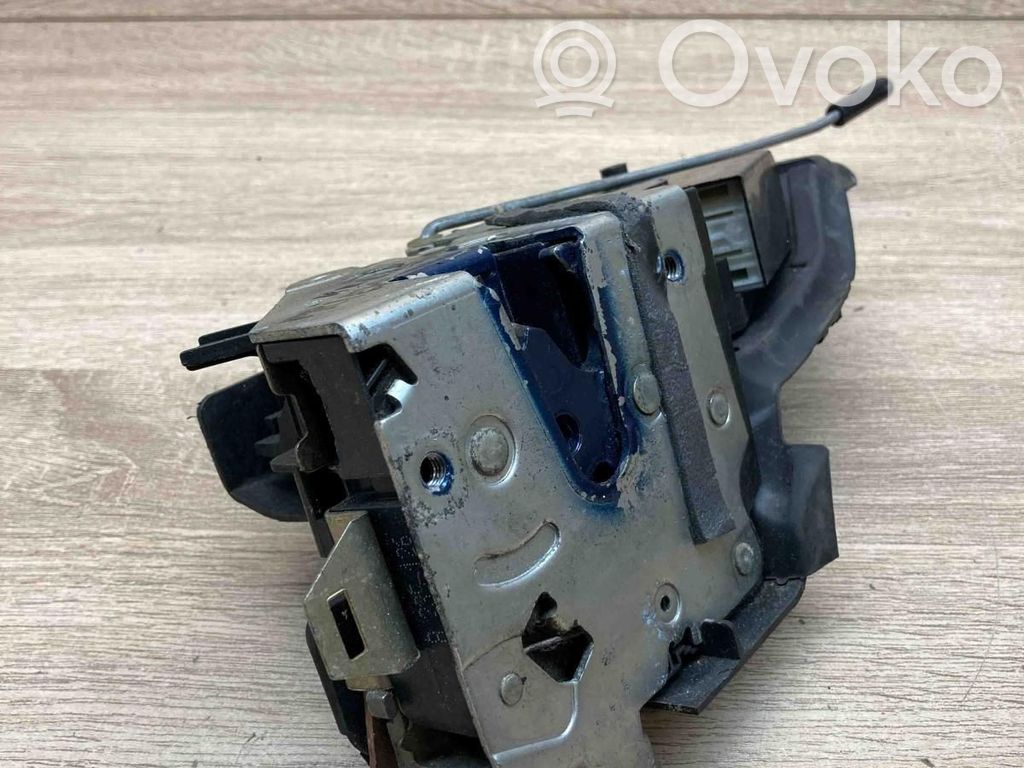BMW 5 E39 Front door lock 