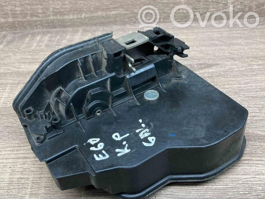 BMW 1 F20 F21 Aizmugurē slēdzene 
