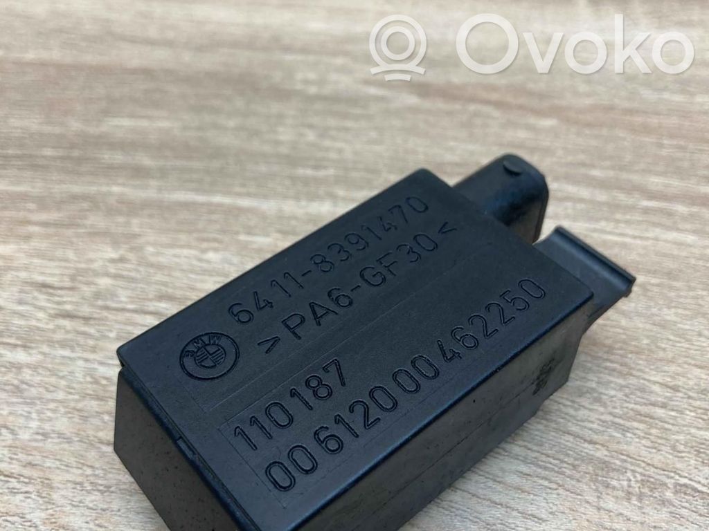 BMW 5 E39 Coolant fan relay 