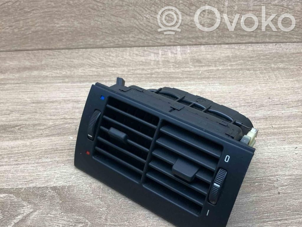 BMW 5 E39 Dash center air vent grill 