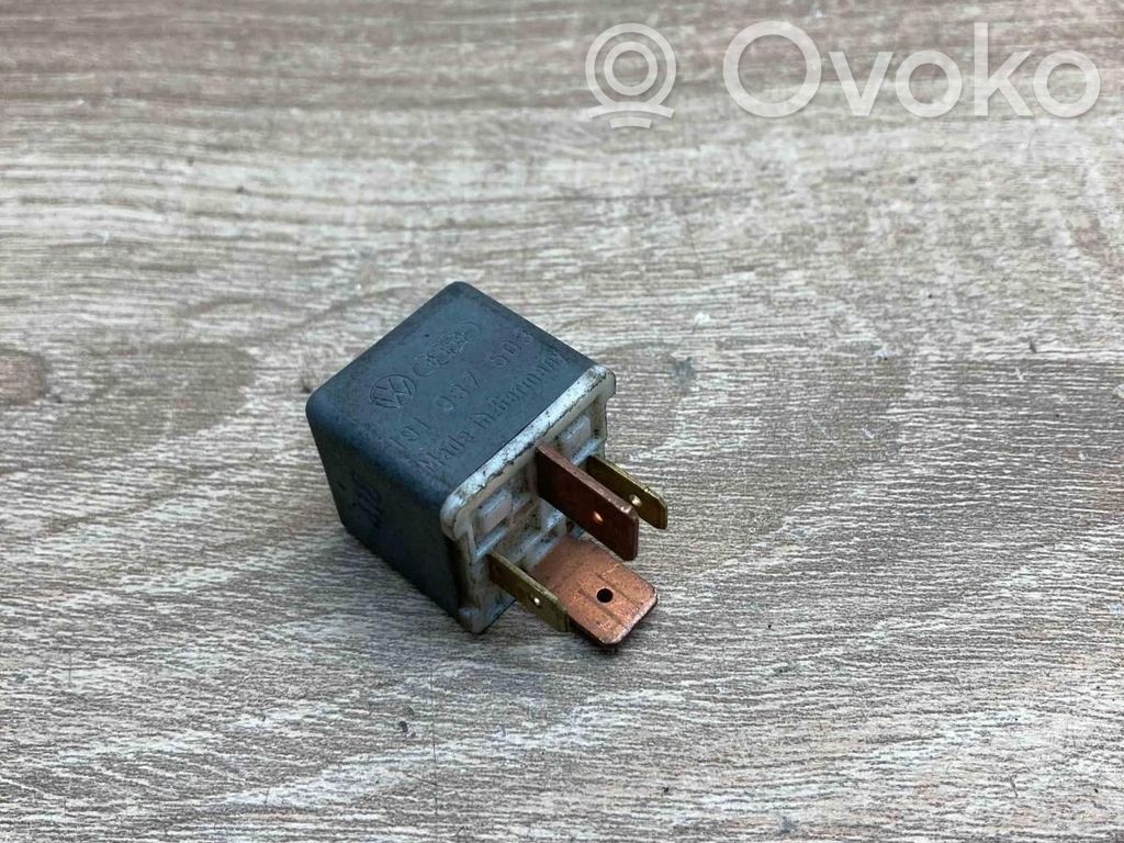 Volkswagen PASSAT B3 Other relay 