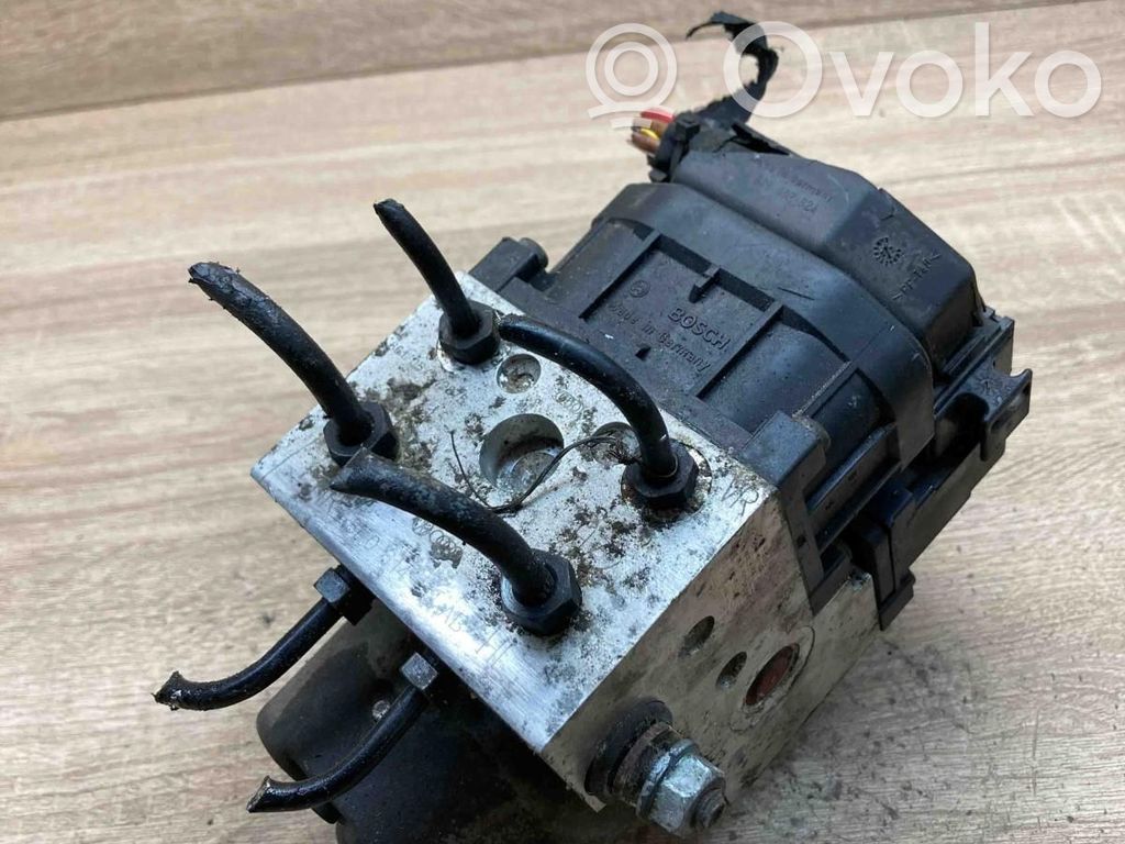 Audi A4 S4 B5 8D ABS Pump 