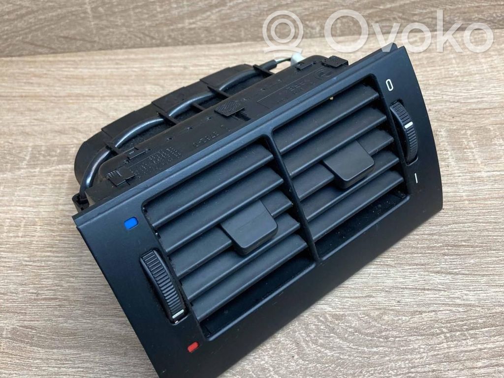 BMW 5 E39 Dash center air vent grill 