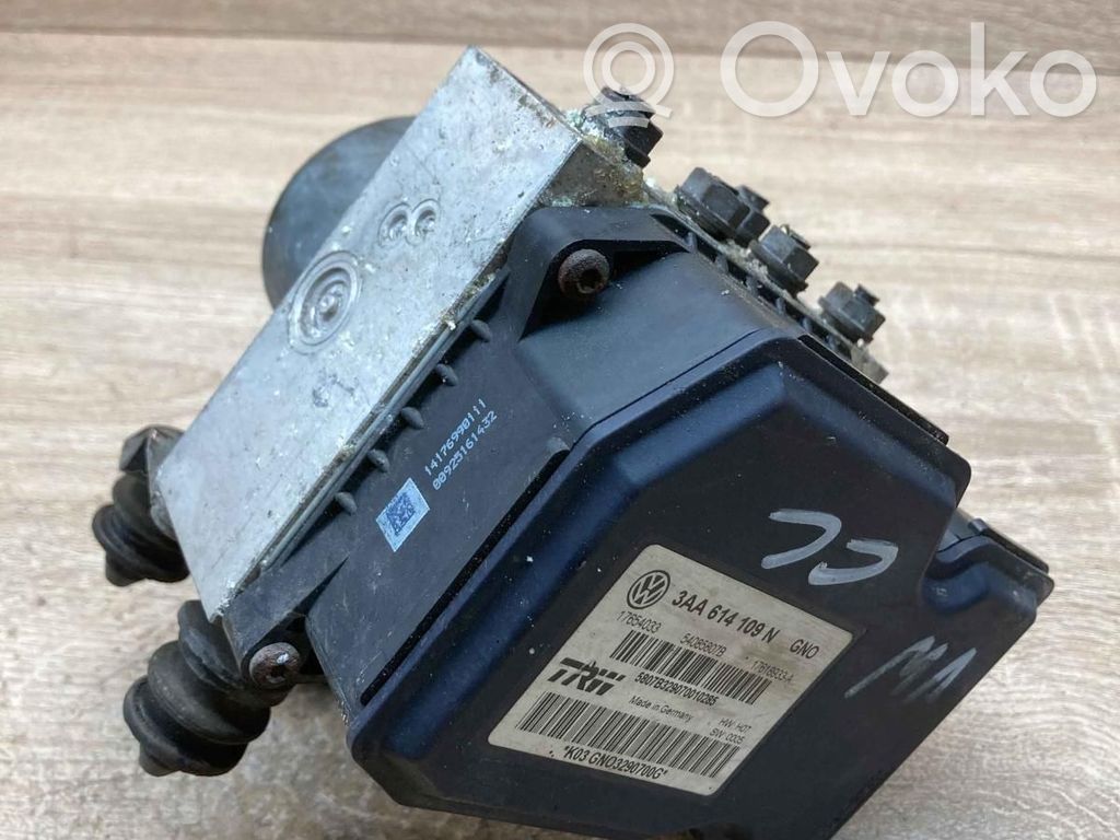 Volkswagen PASSAT B7 ABS Pump 