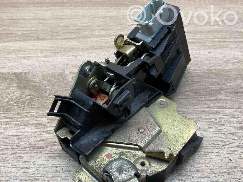 BMW 5 E39 Rear door lock 