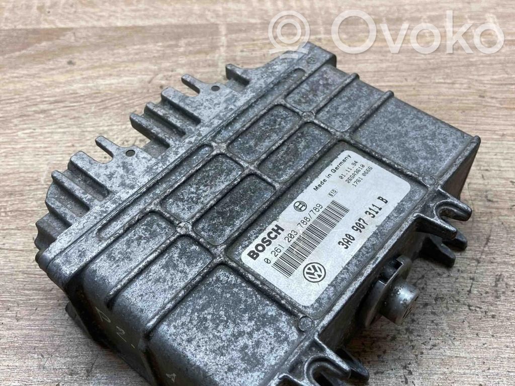 Volkswagen PASSAT B4 Engine control unit/module ECU 