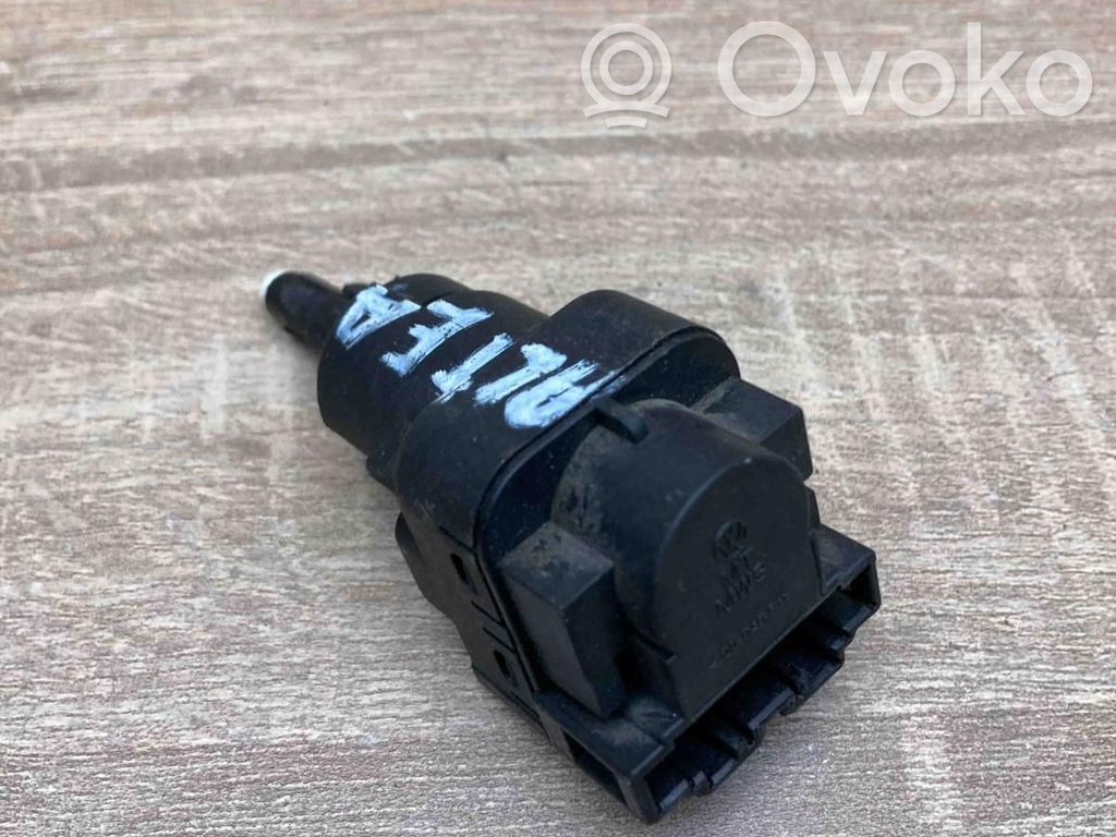 Volkswagen Touran I Brake pedal sensor switch 
