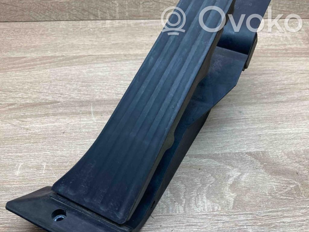 BMW 7 E65 E66 Akceleratoriaus pedalas 