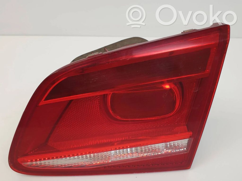 Lampy tylnej klapy bagażnika   3AE945094K,90004894,90004894218H,3AE945094E,3AE945094J