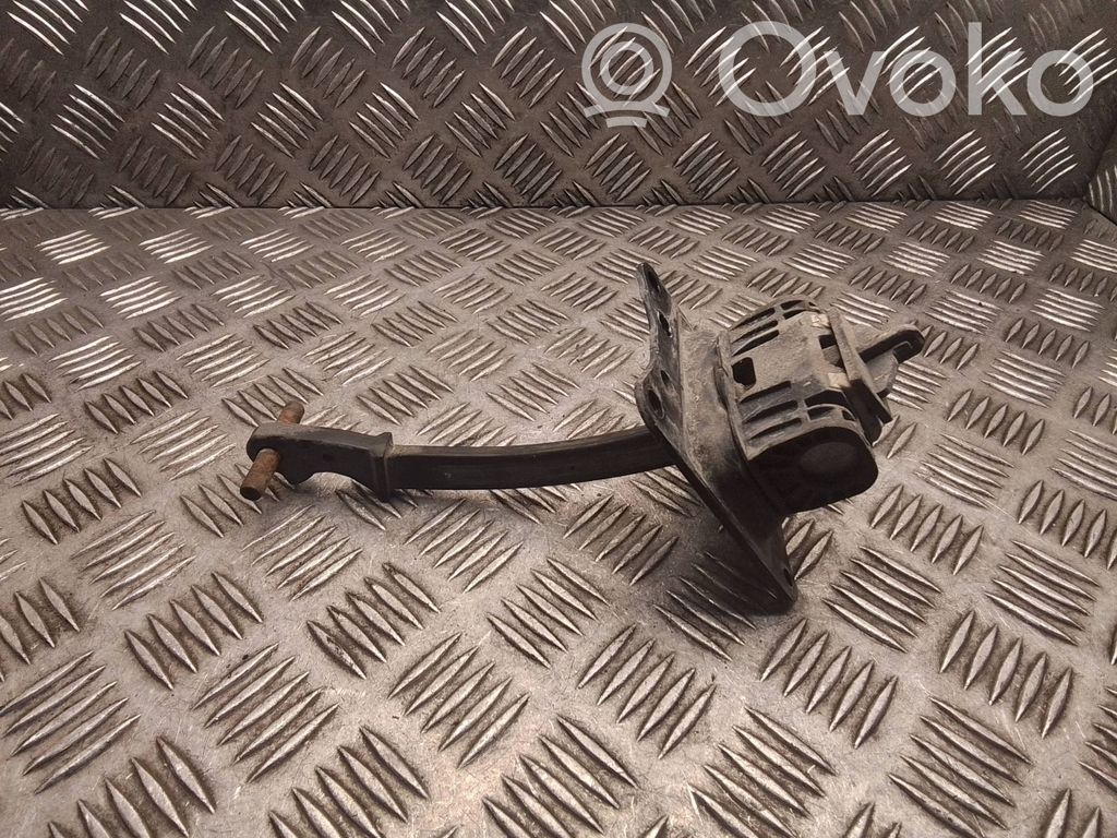 Citroen Berlingo Takaoven pidätin 
