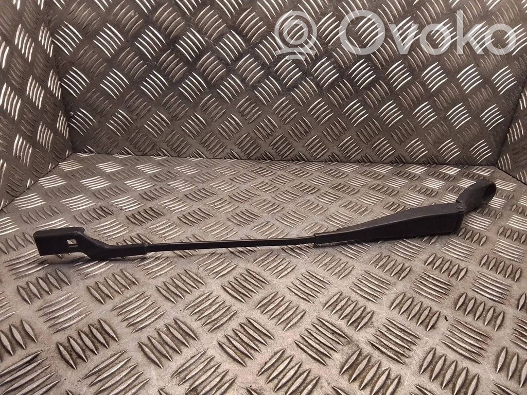 Peugeot 308 Front wiper blade arm 