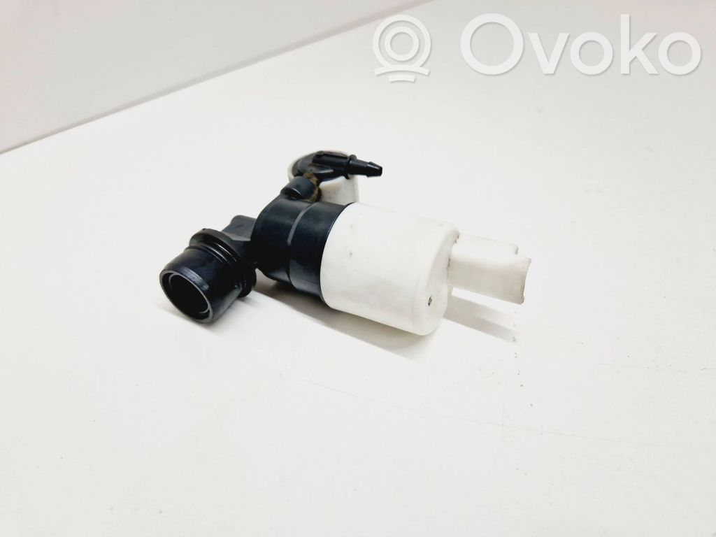 Peugeot 308 Windscreen/windshield washer pump 