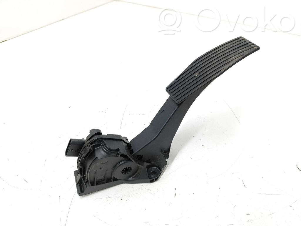 Opel Astra K Accelerator throttle pedal 