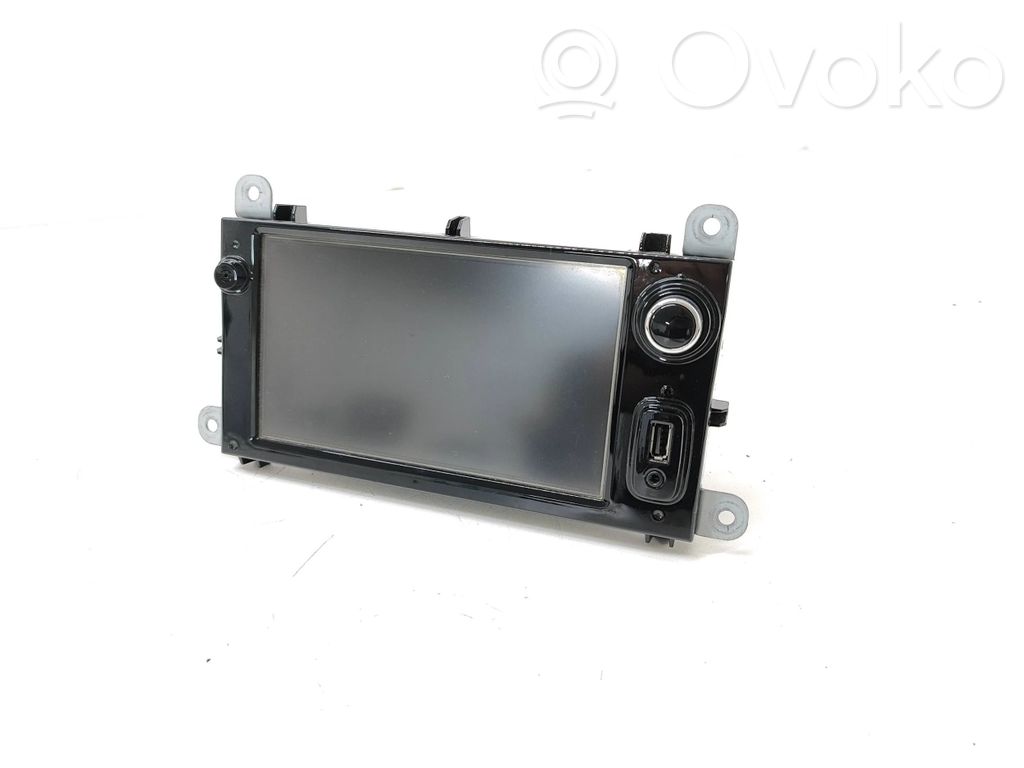 Renault Clio IV Radio/GPS head unit trim 