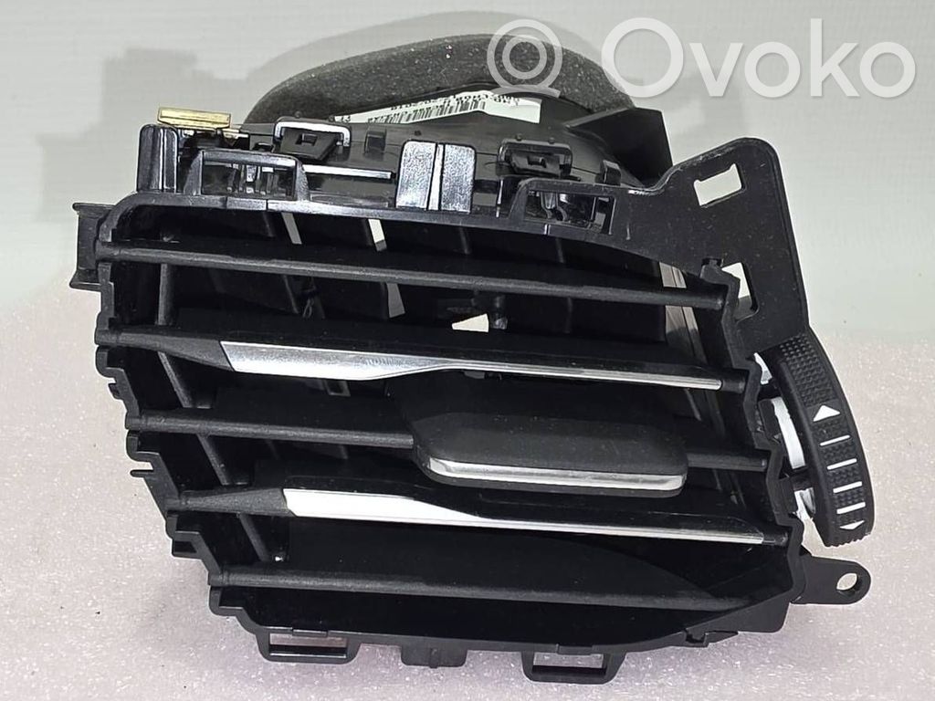 Ford Focus Dysze / Kratki środkowego nawiewu deski rozdzielczej 