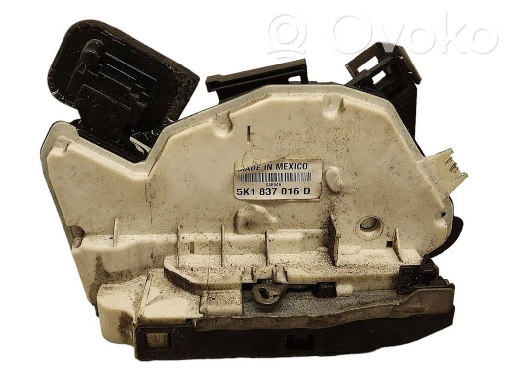Volkswagen Beetle A5 Zamek drzwi przednich 