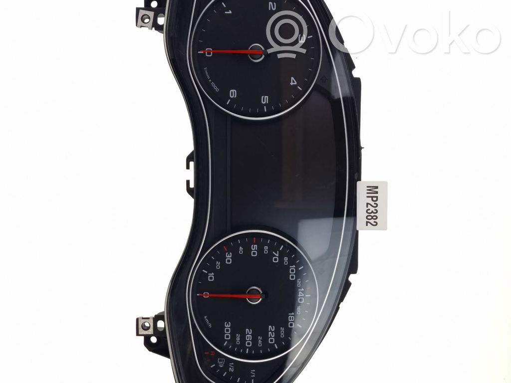 Licznik / Prędkościomierz   4G8920932D