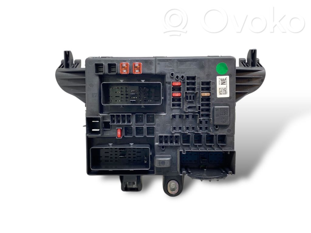 Opel Insignia A Juego de caja de fusibles 