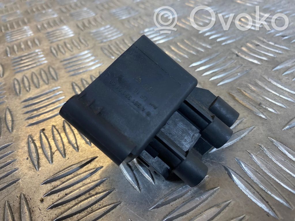 Volkswagen PASSAT B6 Bloc supape suspensie pneumatică 