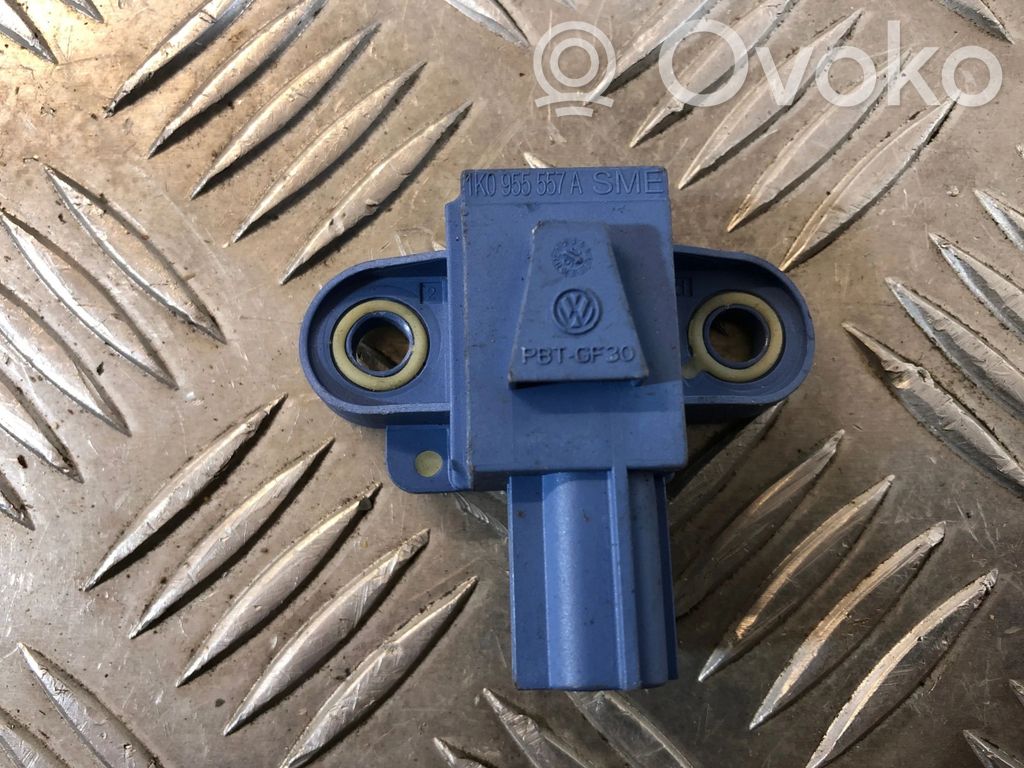 Volkswagen Golf V Airbagsensor Crashsensor Drucksensor 