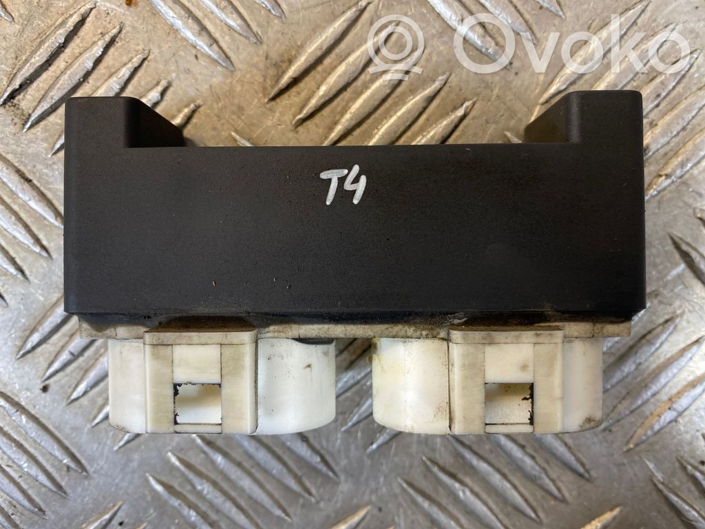 Volkswagen Transporter - Caravelle T4 Relé del ventilador del refrigerador 
