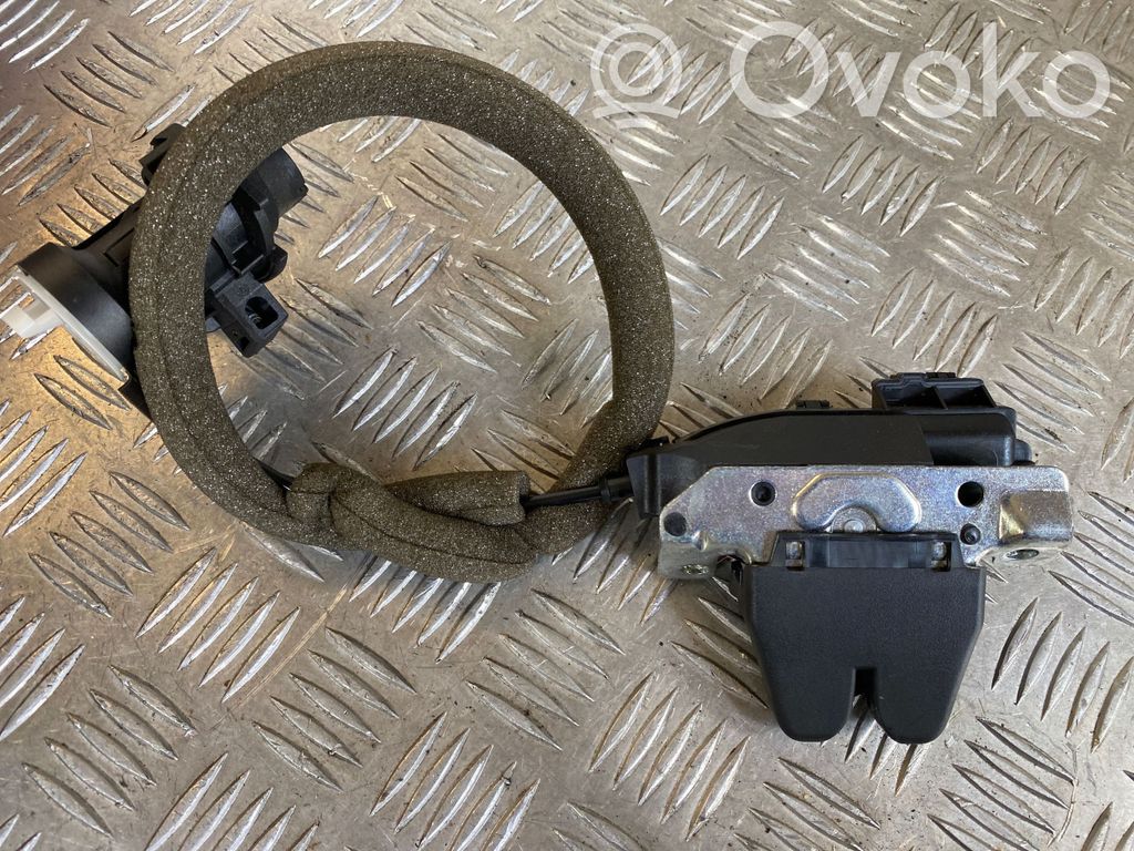 Mercedes-Benz C W204 Serrure de loquet coffre