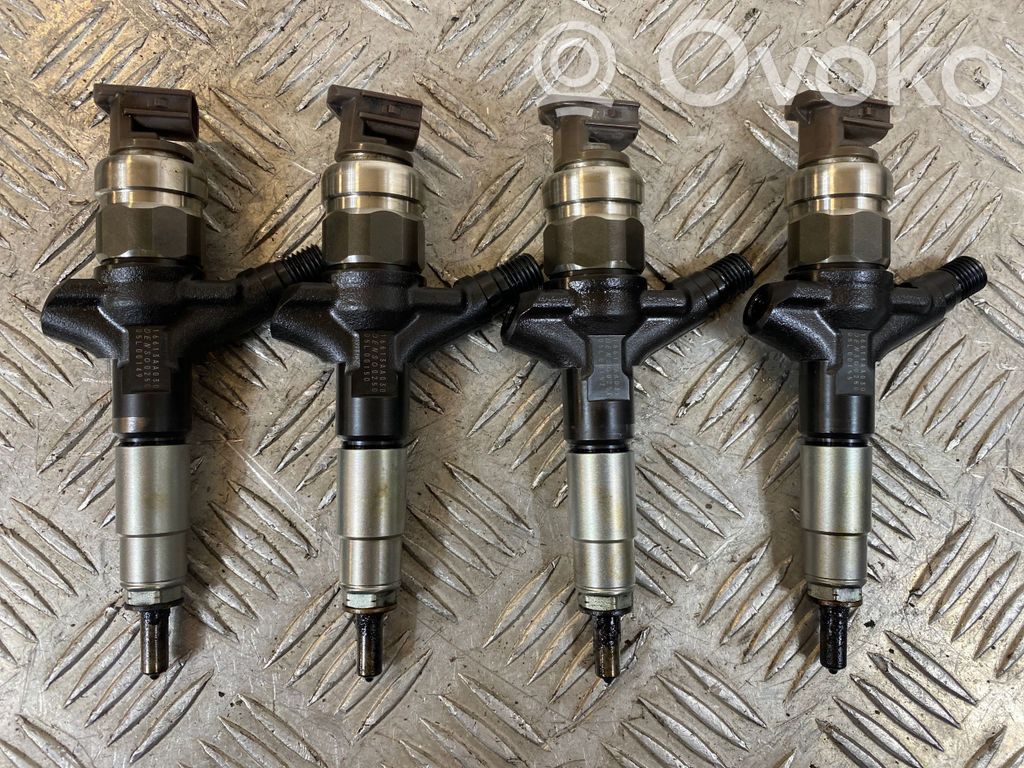 Wtryskiwacze / Komplet   16613AA030,DENSO0250