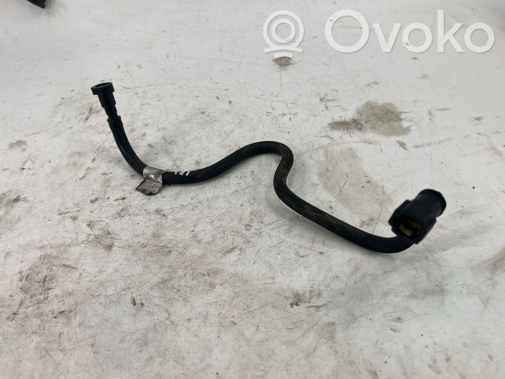 Land Rover Discovery 3 - LR3 Conductă alimentare combustibil 