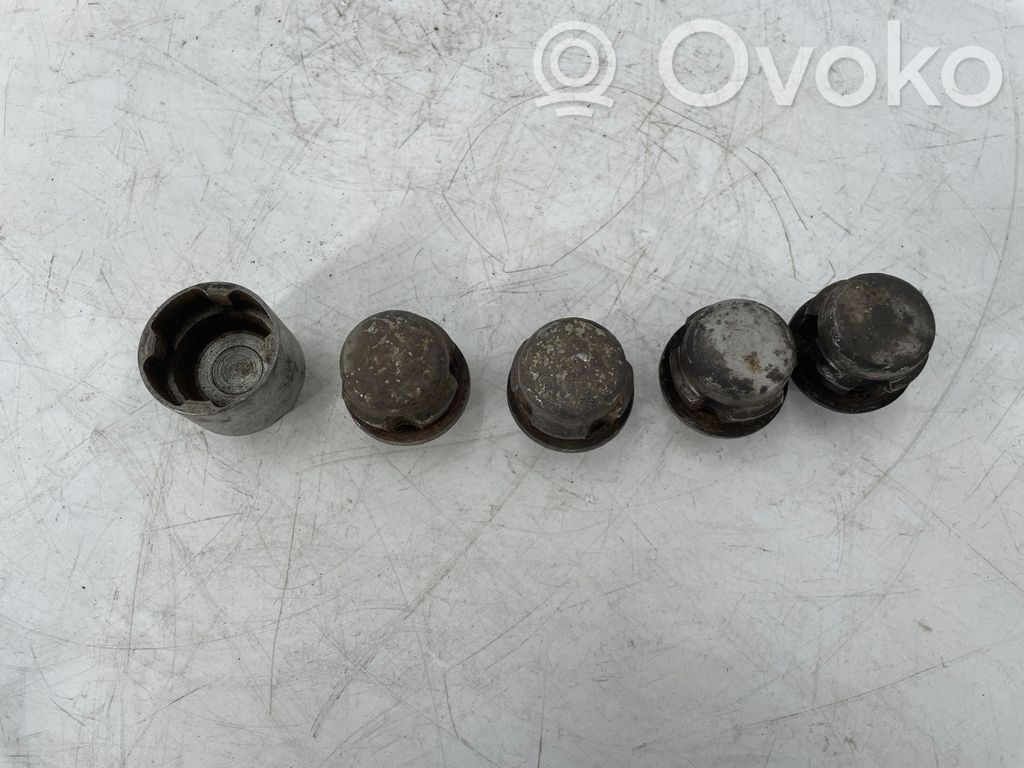 Land Rover Discovery 3 - LR3 Dadi antifurto e blocco ruota 