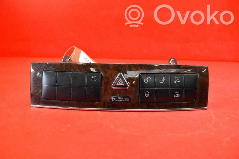Mercedes-Benz C W203 Interruttore luci di emergenza 