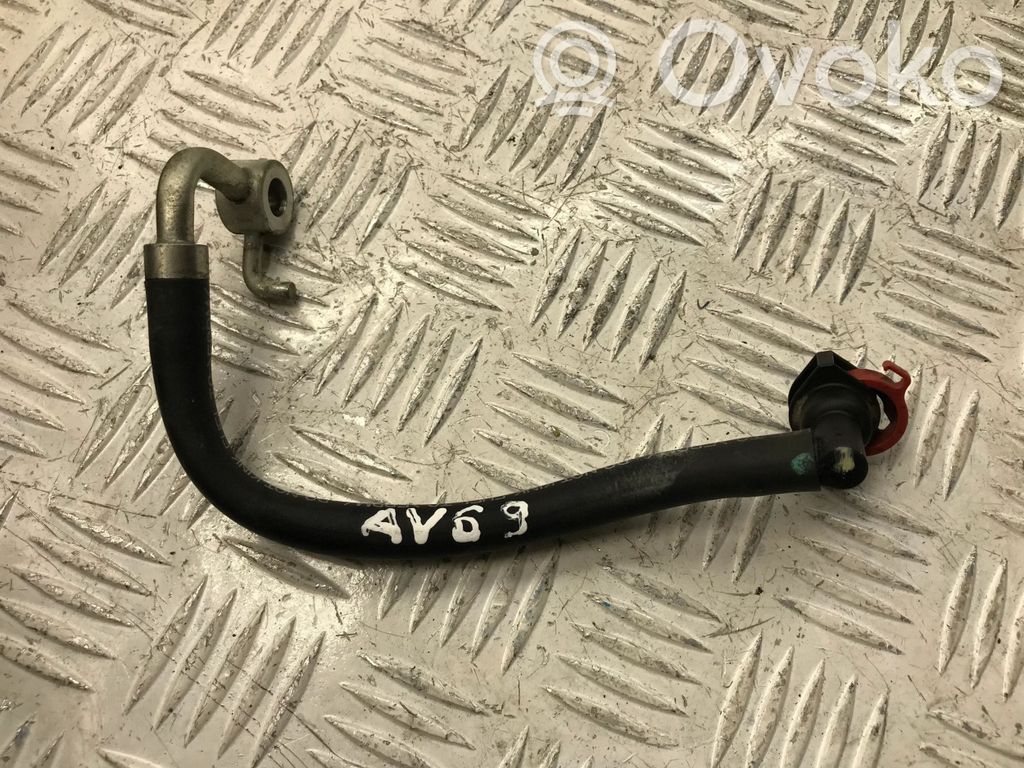 Toyota Avensis T250 Kraftstoffleitung