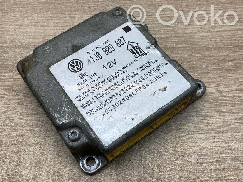 Volkswagen PASSAT B5 Centralina/modulo airbag