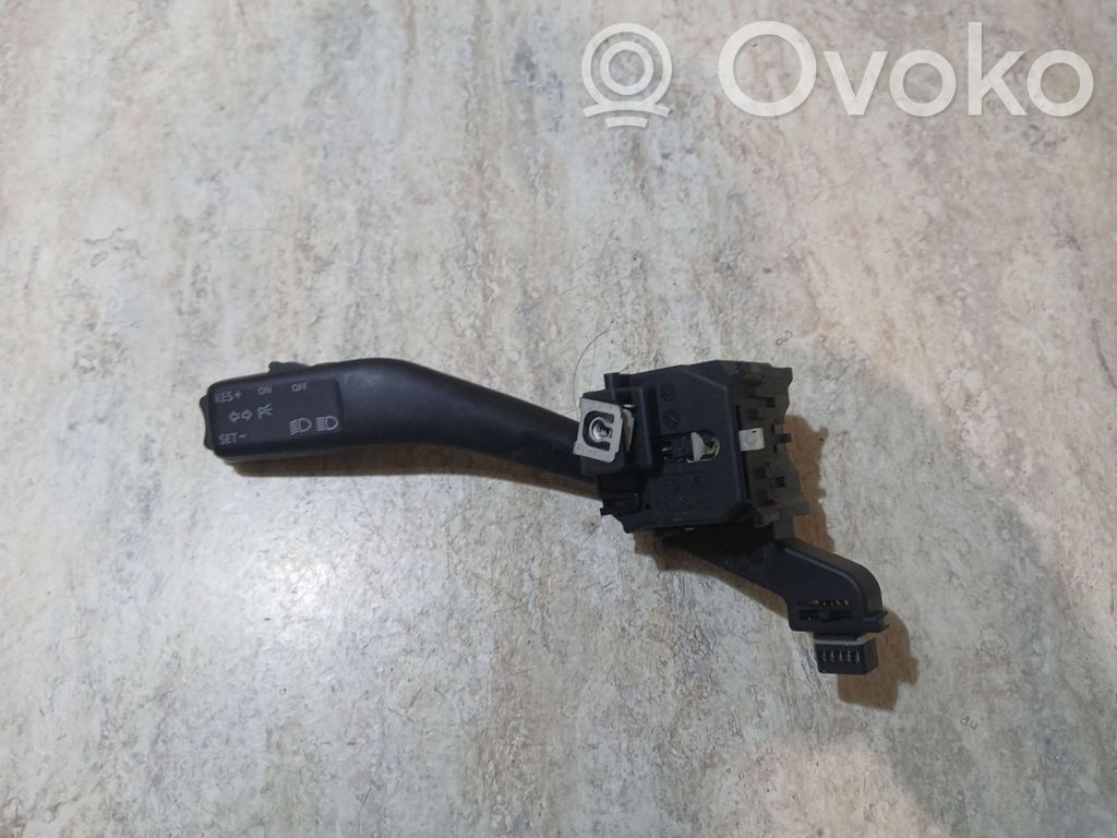 Volkswagen Touran I Palanca de intermitentes