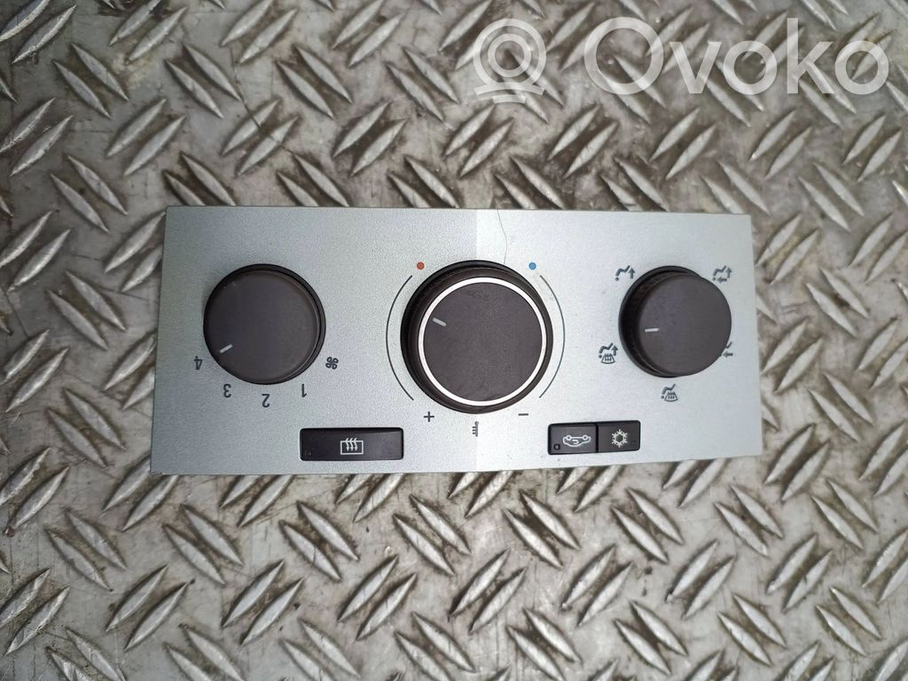 Opel Astra H Panel klimatyzacji 