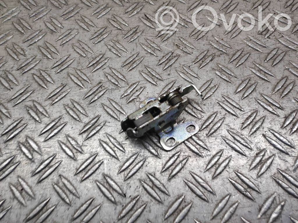 Aizmugurē slēdzene   A997