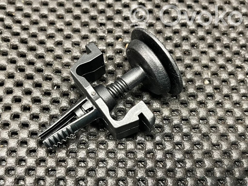Mercedes-Benz C AMG W205 Fixation de radiateur
