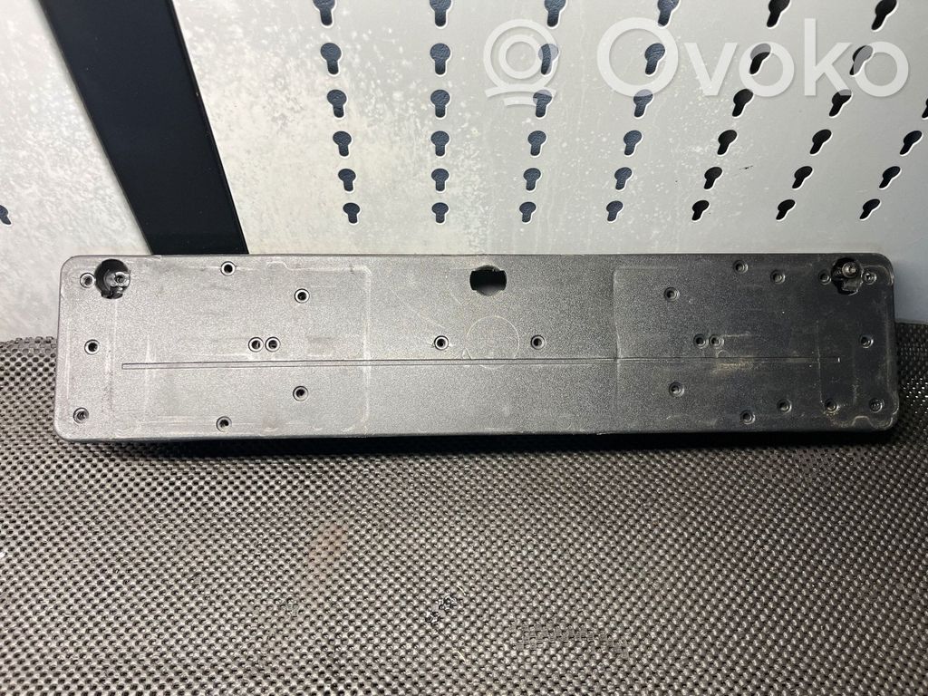 Mercedes-Benz EQB Marco de soporte de la matrícula 
