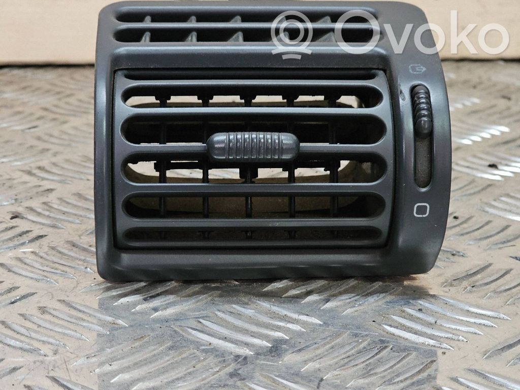 Peugeot 806 Grilă ventilație/ramă laterală bord 