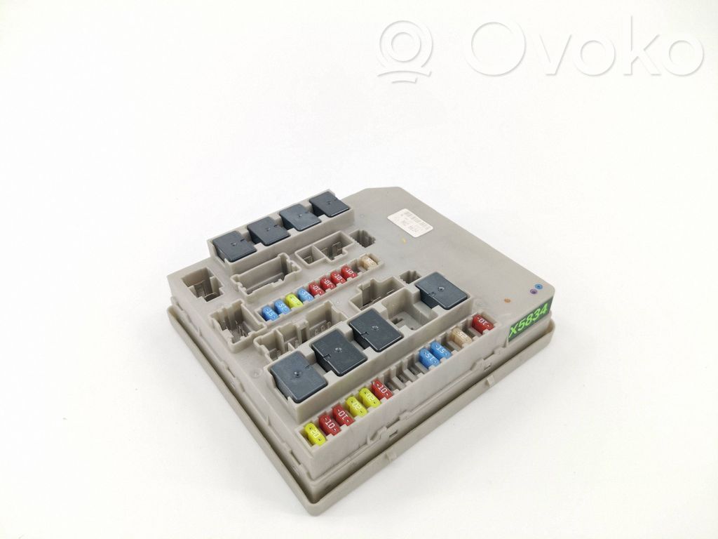 Renault Clio III Module de fusibles