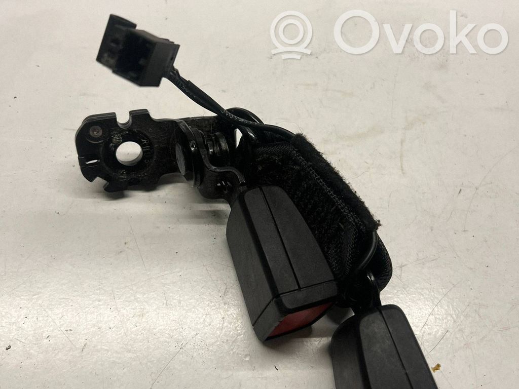 Audi A4 S4 B9 Gurtschloss hinten Mitte
