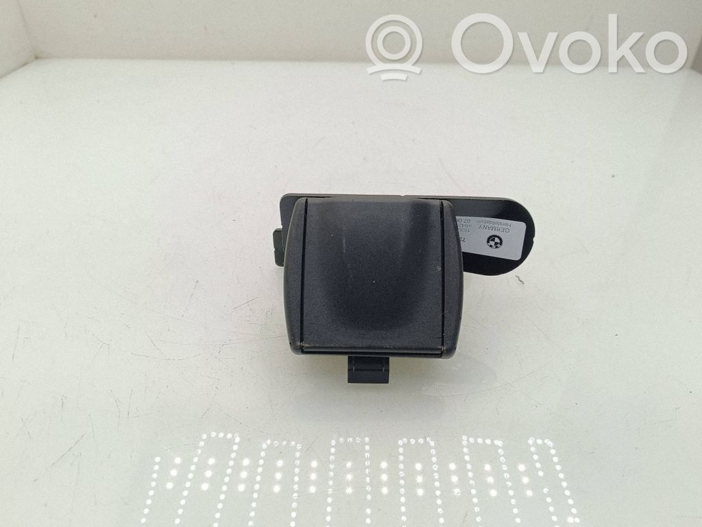 BMW 5 G30 G31 G38 Supporto di fissaggio della rete portaoggetti