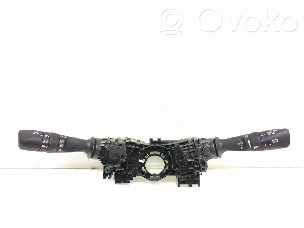 Toyota Prius (XW50) Leva/interruttore dell’indicatore di direzione e tergicristallo