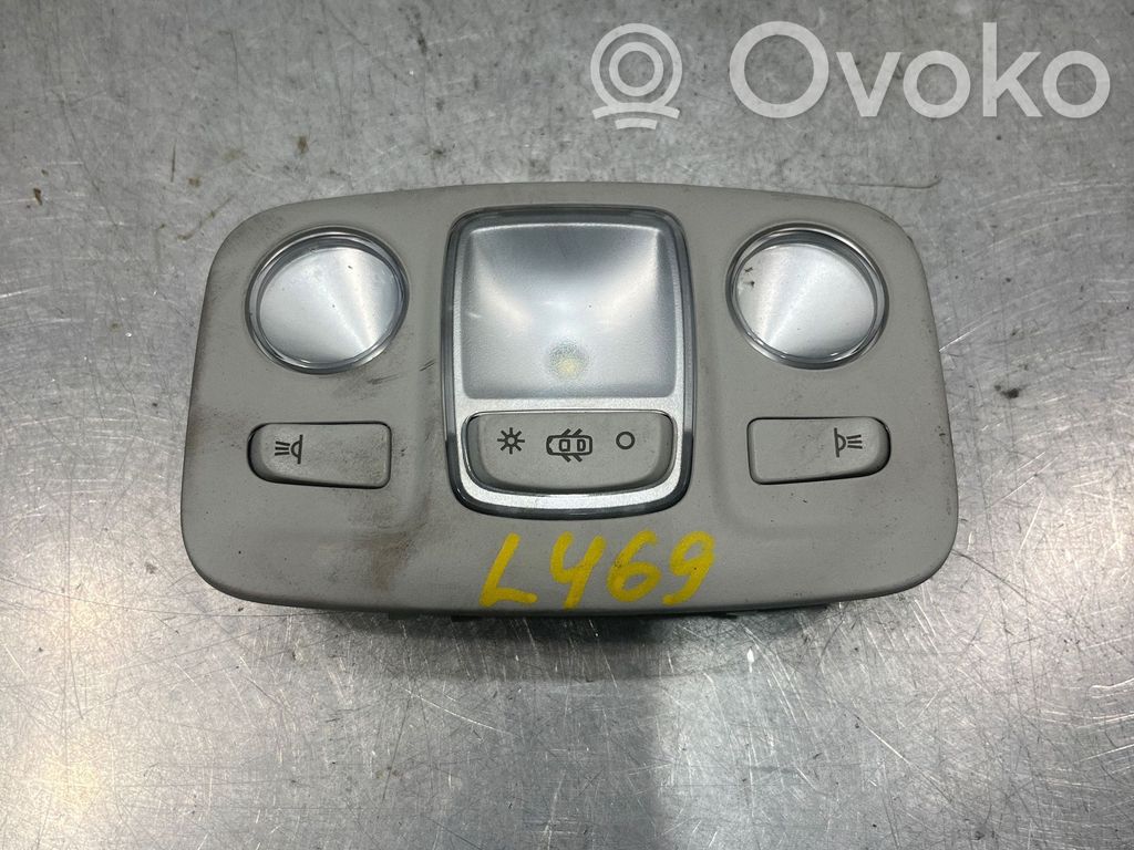 Citroen C4 II Picasso Takaistuimen valo 