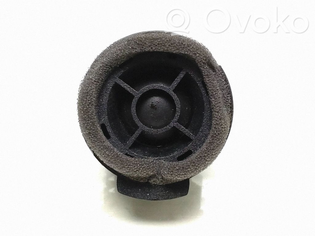 Etuoven diskanttikaiutin