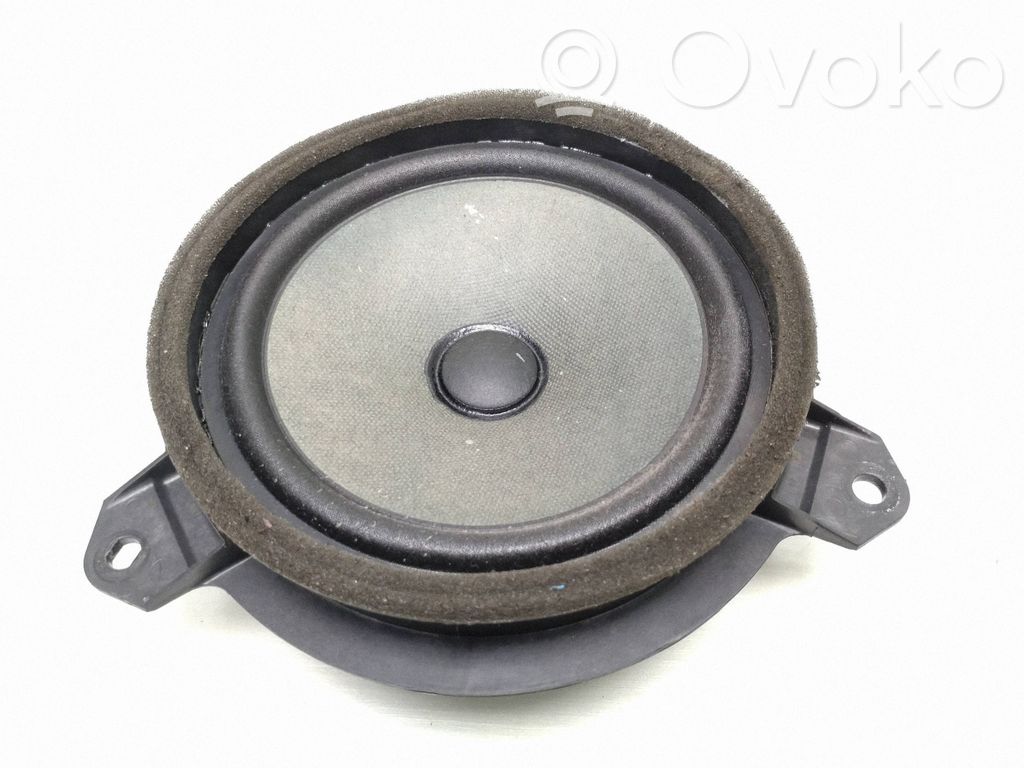 Toyota Auris E180 Enceinte de porte arrière