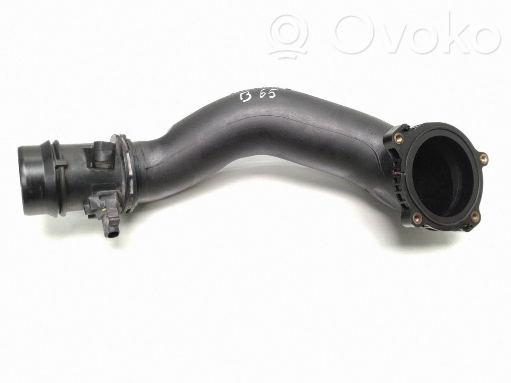 Mercedes-Benz C W204 Furtun/conductă intercooler 